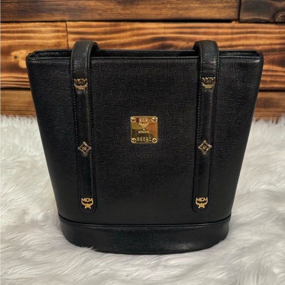 MCM Bucket Bag - Picture 2 of 11